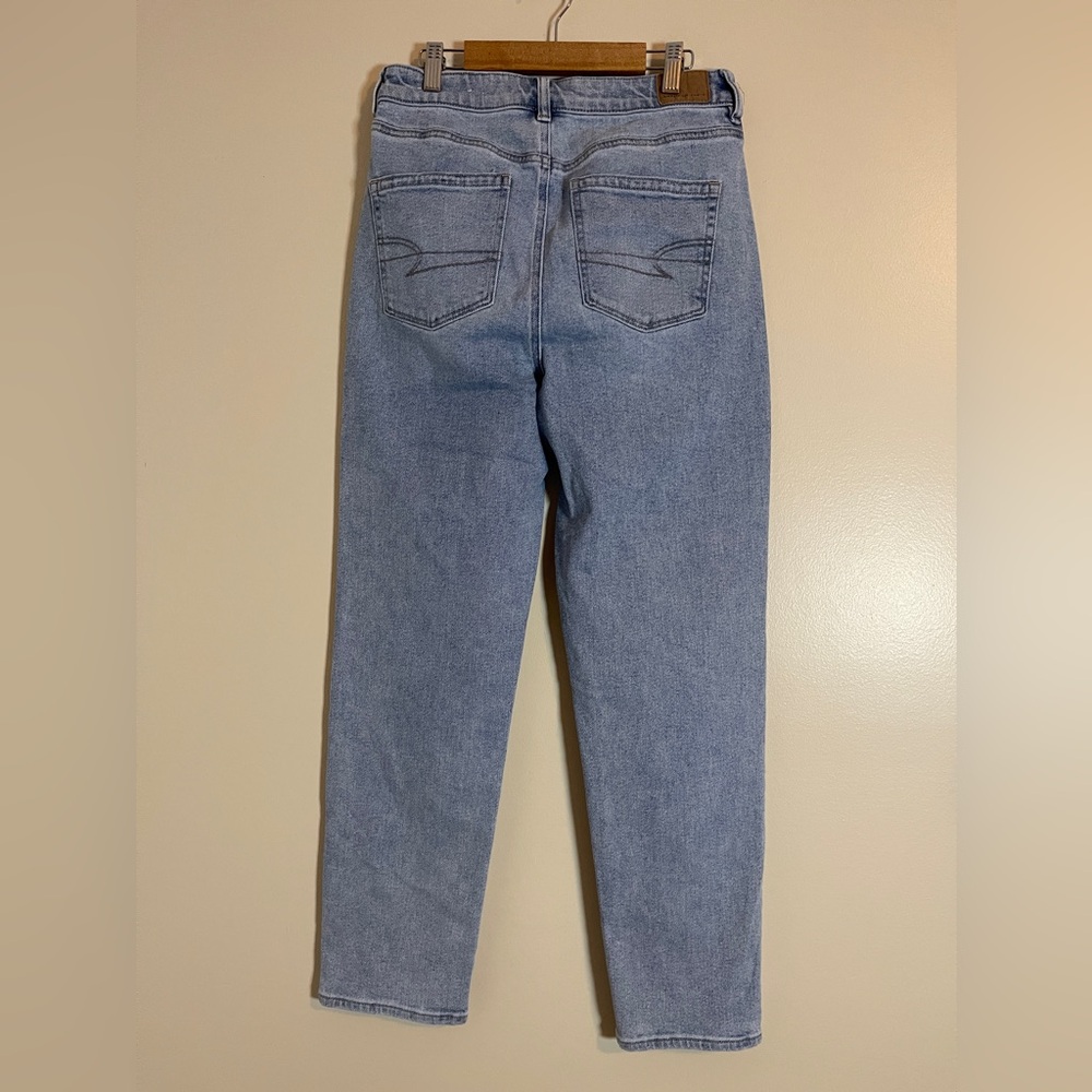American Eagle Jeans Womens 6 Blue Mom Straight Jean Light Wash Minimal Normcore - Picture 5 of 11
